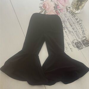Black Stretchy Leggings with Sleek Design